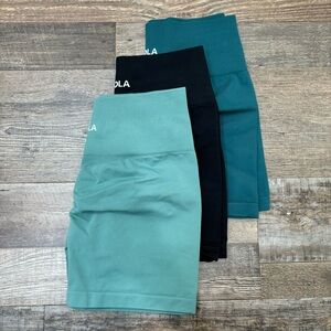 Aurola Dream Butt Scrunch 4-in Gym Shorts - Bundle of 3 - Size Small